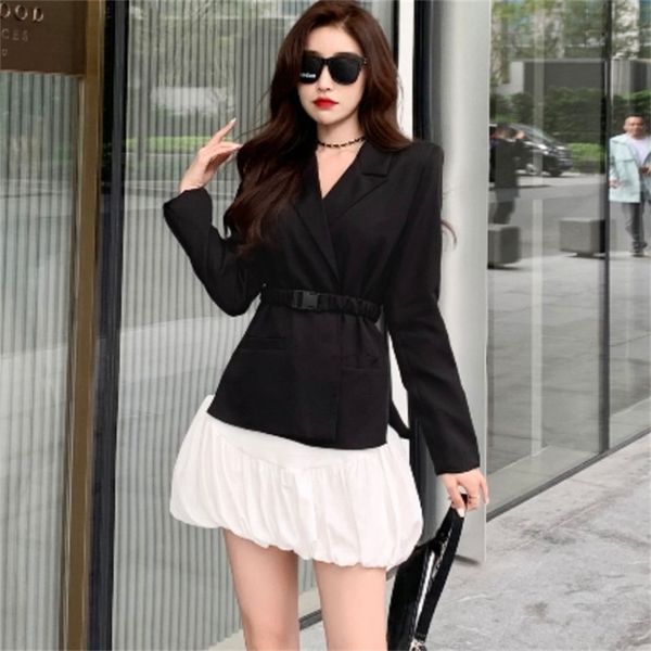fashion temperament ladies two piece set notched collar long sleeve black blazer coat + white bud mini skirt outfit 210526, White;black
fashion temperament ladies two piece set notched collar long sleeve black blazer coat + white bud mini skirt outfit 210526, White;black