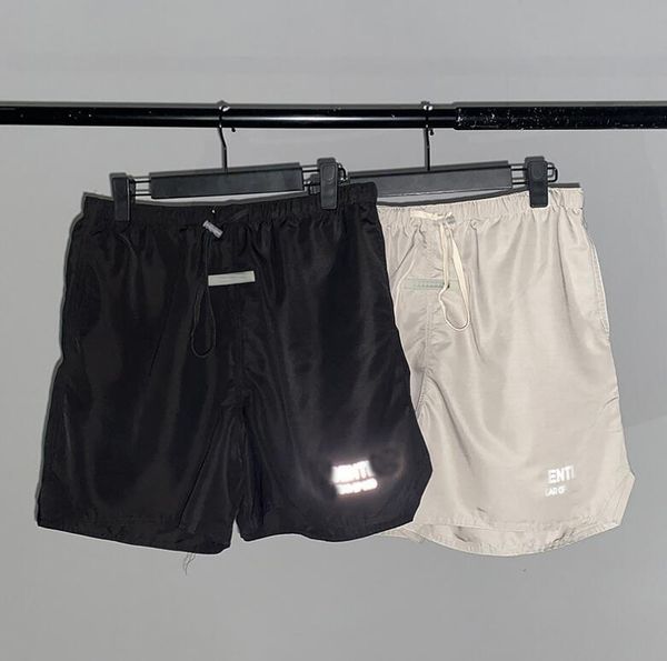 2021 fashion summer usa 3m reflective nylon shorts women men high street middle pants jogging shorts, White;black
2021 fashion summer usa 3m reflective nylon shorts women men high street middle pants jogging shorts, White;black