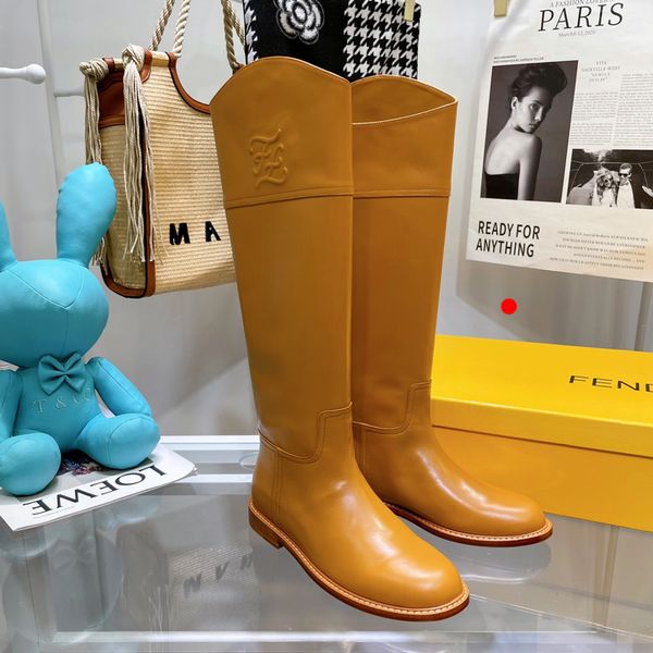 2022 women designer boots desert boot flamingos love arrow 100% real leather medal coarse non-slip winter shoes size eu35-40 -m205, Black
2022 women designer boots desert boot flamingos love arrow 100% real leather medal coarse non-slip winter shoes size eu35-40 -m205, Black