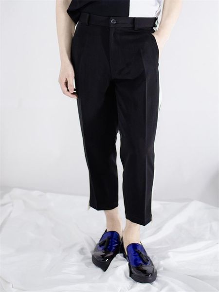 men's pants nine-minute casual straight autumn and winter black simple fashion side wide white stripe design
men's pants nine-minute casual straight autumn and winter black simple fashion side wide white stripe design