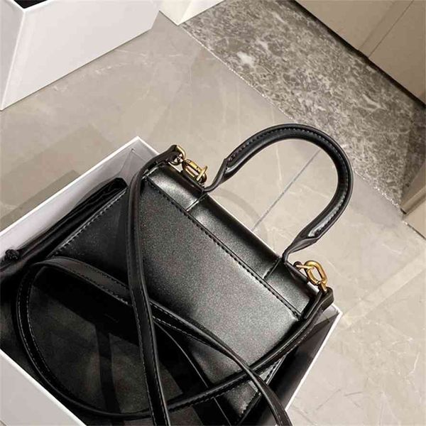 business waterproof travel single shoulder bag women plain polyester casual occasion with pu leather
business waterproof travel single shoulder bag women plain polyester casual occasion with pu leather