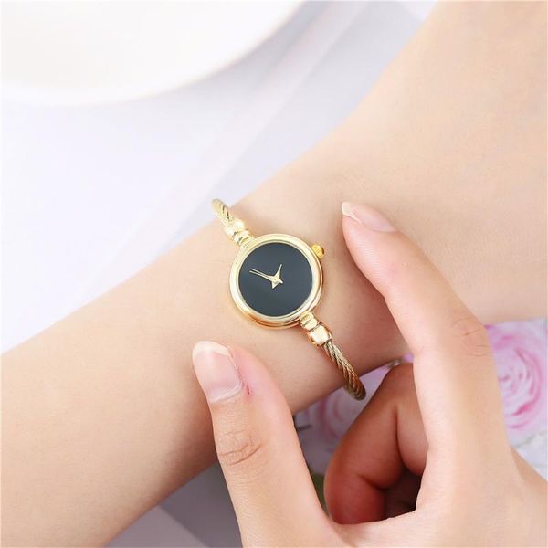 wristwatches style fashion women's luxury leather band analog quartz wristwatch golden ladies watch women relojes para mujer, Slivery;brown
wristwatches style fashion women's luxury leather band analog quartz wristwatch golden ladies watch women relojes para mujer, Slivery;brown
