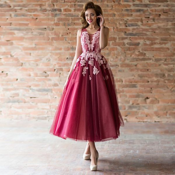 handmade applique prom dresses lace up back cocktail party bride gowns tea length a line tulle homecoming dress, Black
handmade applique prom dresses lace up back cocktail party bride gowns tea length a line tulle homecoming dress, Black