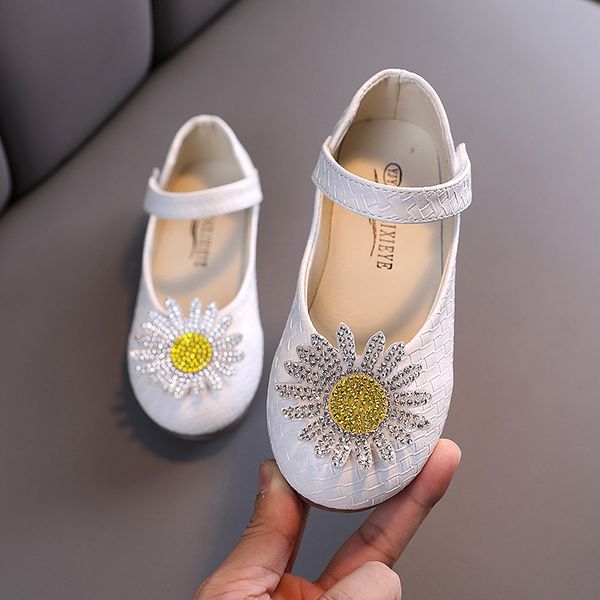 childrens fashion shoes for girls baby kids dress leather shoes with crystal flower flats princess wedding party birthday shoes, Black;red
childrens fashion shoes for girls baby kids dress leather shoes with crystal flower flats princess wedding party birthday shoes, Black;red