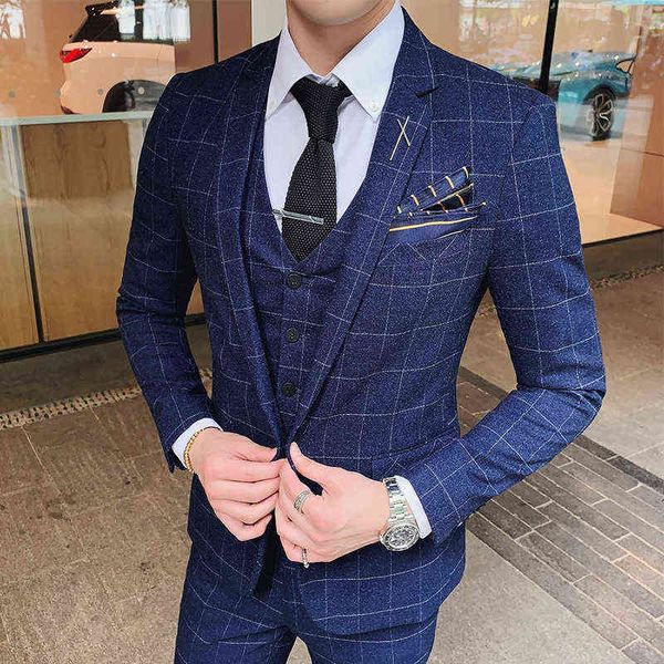 luxury men's suits blazers men's korean slim fit three piece busins banquet wedding man groom suit, White;black
luxury men's suits blazers men's korean slim fit three piece busins banquet wedding man groom suit, White;black