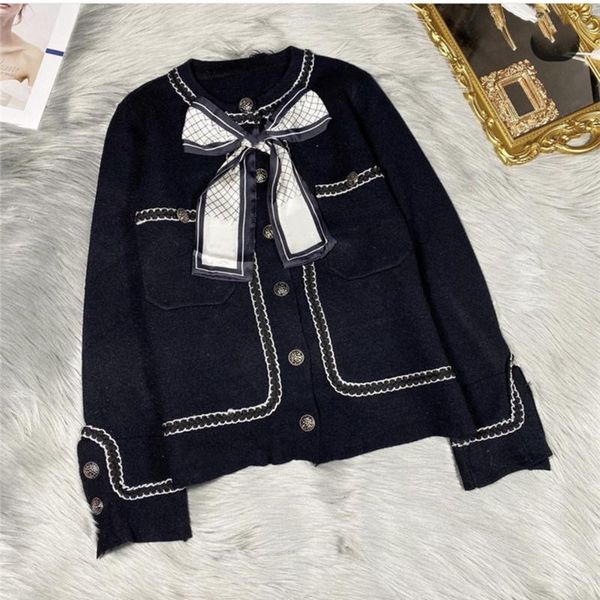 letter embroidery stitching wool jacket cotton dress women's 202 winter new foreign style versatile net red, Black;brown
letter embroidery stitching wool jacket cotton dress women's 202 winter new foreign style versatile net red, Black;brown