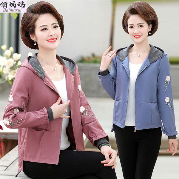 2021 spring autumn middle-aged women's jacket female embroidery jackets new fashion coat plus size hooded zipper outerwear c618, Black;brown
2021 spring autumn middle-aged women's jacket female embroidery jackets new fashion coat plus size hooded zipper outerwear c618, Black;brown