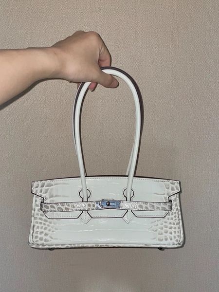 design handbag net red and white same crocodile pattern hand single shoulder underarm fashionable bag 9puz mdjb
design handbag net red and white same crocodile pattern hand single shoulder underarm fashionable bag 9puz mdjb