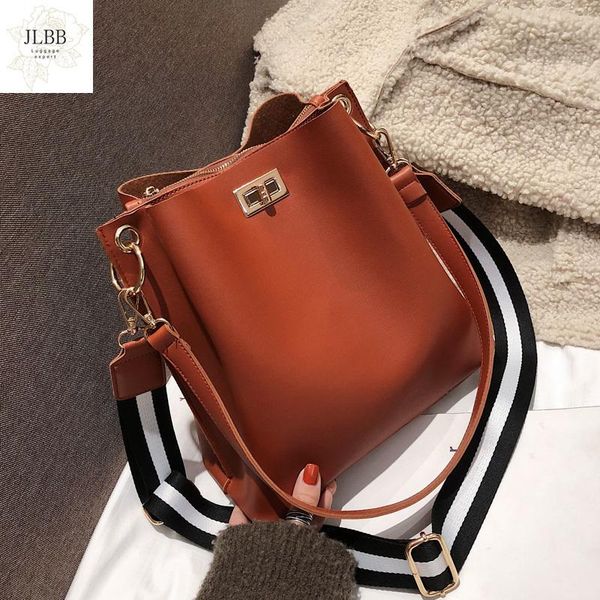 casual large buckets bag designer women wide striped belts shoulder messenger bags luxury pu leather crossbody purses lady totes
casual large buckets bag designer women wide striped belts shoulder messenger bags luxury pu leather crossbody purses lady totes