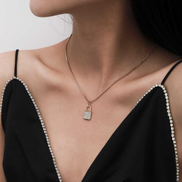 creative jewelry trendy femininity single layer micro diamond simple and fresh lock alloy necklace, Silver
creative jewelry trendy femininity single layer micro diamond simple and fresh lock alloy necklace, Silver
