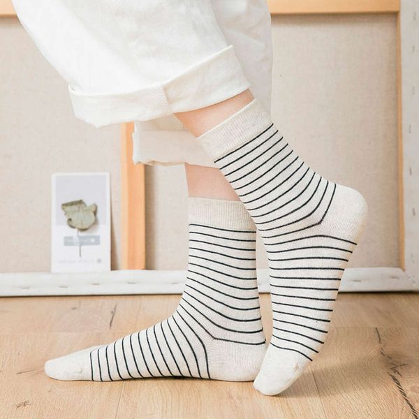 japanese non printed striped women's socks good cotton autumn and winter warm thin stockings simple quality, Black;white
japanese non printed striped women's socks good cotton autumn and winter warm thin stockings simple quality, Black;white