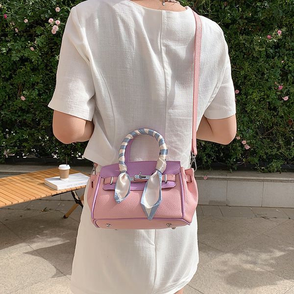capacity large women's 2021 new fashion net red foreign style shoulder summer messenger texture bag
capacity large women's 2021 new fashion net red foreign style shoulder summer messenger texture bag