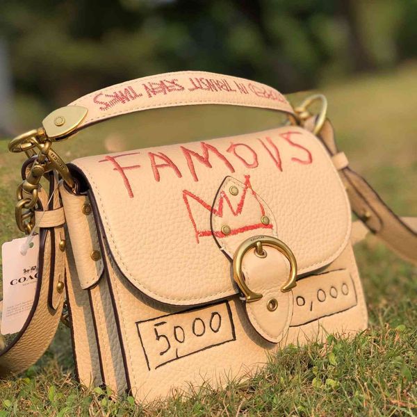 outlet branded, limited artist co all graffiti kunling the same. one shoulder crossbody bag with leather luxuryss designerss bag yw
outlet branded, limited artist co all graffiti kunling the same. one shoulder crossbody bag with leather luxuryss designerss bag yw