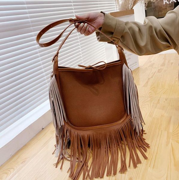 factory outlet womens shoulder bags personality design large capacity leathers tassel bag street trend solid color leather handbag fashion f, Black;red
factory outlet womens shoulder bags personality design large capacity leathers tassel bag street trend solid color leather handbag fashion f, Black;red