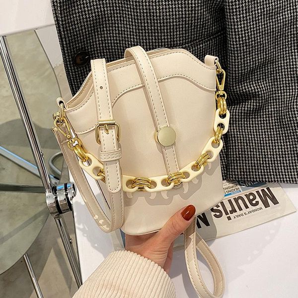 original brand popular handbag new fashion all-match messenger bag high-end chain handbag bucket bag dual-use shoulder
original brand popular handbag new fashion all-match messenger bag high-end chain handbag bucket bag dual-use shoulder