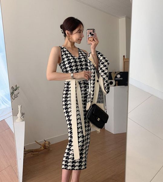 women knitted-out long cardigans and sleeveless two-piece dress defines female houndstooth new warm suit in clothes ja61, Black
women knitted-out long cardigans and sleeveless two-piece dress defines female houndstooth new warm suit in clothes ja61, Black