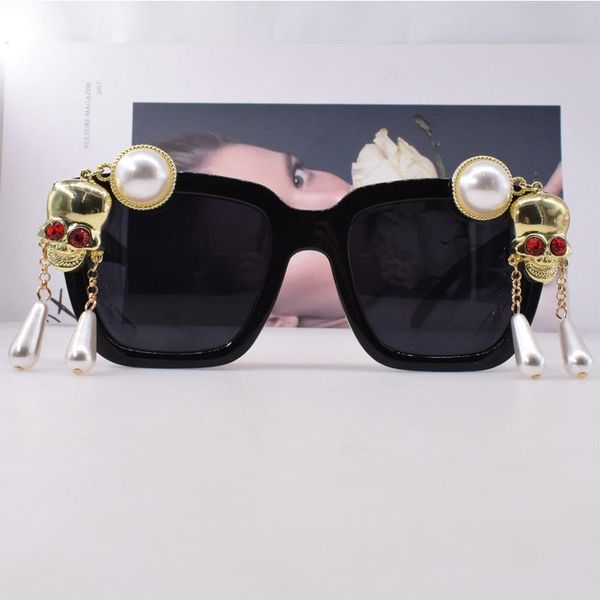 sunglasses cat eye for women diamond crystal rhinestone ladies sun glasses uv400 shades pearl gafas feminino 2021, White;black
sunglasses cat eye for women diamond crystal rhinestone ladies sun glasses uv400 shades pearl gafas feminino 2021, White;black