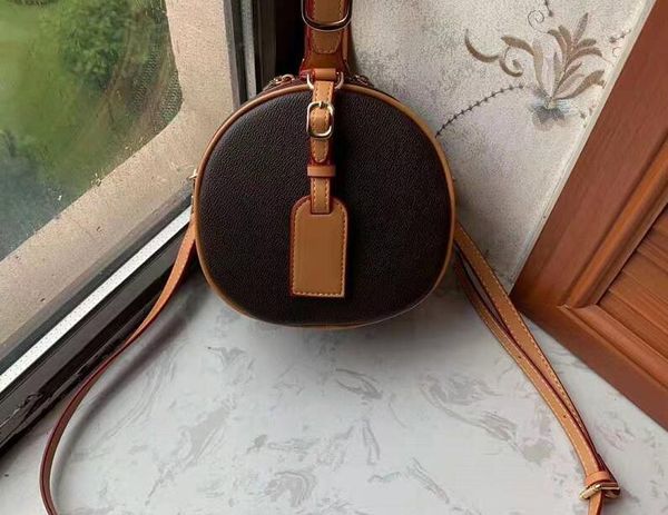 2021 european and american new printed leather handbag small round messenger bag designer design
2021 european and american new printed leather handbag small round messenger bag designer design