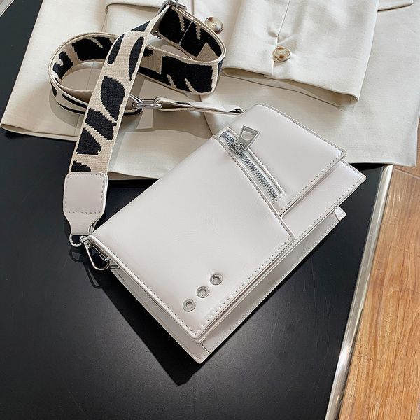 niche design all-match ins bag female 2021 new fashion selling messenger bag high-end square bag shoulder width 20cm
niche design all-match ins bag female 2021 new fashion selling messenger bag high-end square bag shoulder width 20cm