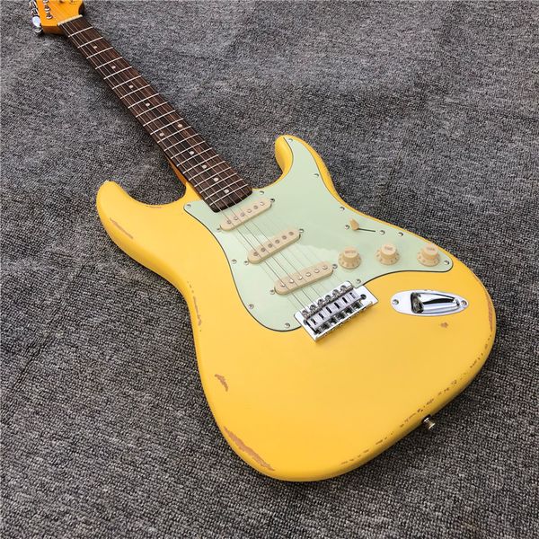 relic light relic guitar, cream yellow, green guard, tail tone, ox bone string pillow, wholesale and retail
relic light relic guitar, cream yellow, green guard, tail tone, ox bone string pillow, wholesale and retail