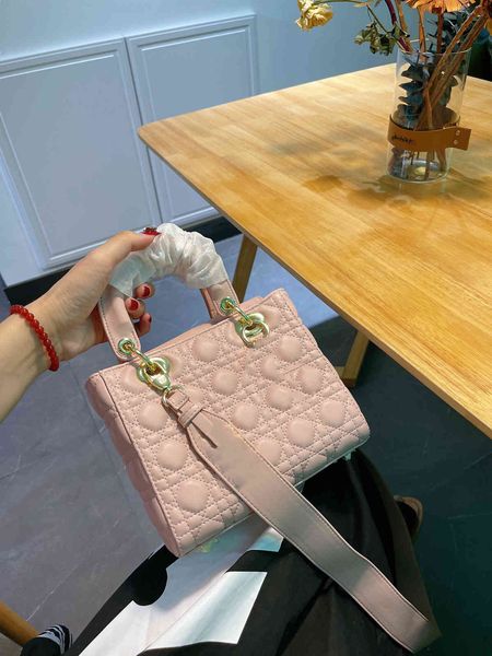 handbag women luxurys designers bags 2021 crossbody bag wholesale custom originalpurse louisbags_18 zhouzhoubao123
handbag women luxurys designers bags 2021 crossbody bag wholesale custom originalpurse louisbags_18 zhouzhoubao123