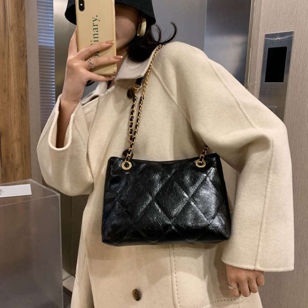 hbp autumn and winter lingge women's 2021 new fashion versatile chain one shoulder messenger tote bag
hbp autumn and winter lingge women's 2021 new fashion versatile chain one shoulder messenger tote bag