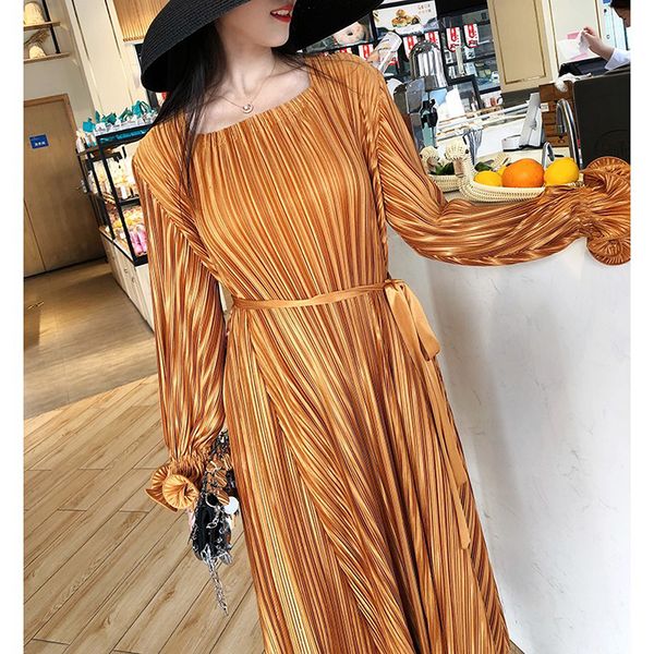 new 2021 spring square collar pleated golden yellow high waist petal sleeve a-line designer aesthetic clothes o9wl, Black;gray
new 2021 spring square collar pleated golden yellow high waist petal sleeve a-line designer aesthetic clothes o9wl, Black;gray