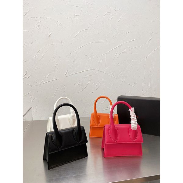 luxury handbags mus new french simple style women's daily street portable single shoulder messenger bag
luxury handbags mus new french simple style women's daily street portable single shoulder messenger bag