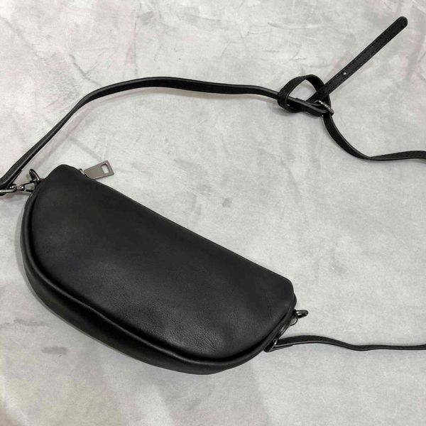 leather handmade forest head leather single shoulder crossbody bag chest crescent bag (small)
leather handmade forest head leather single shoulder crossbody bag chest crescent bag (small)
