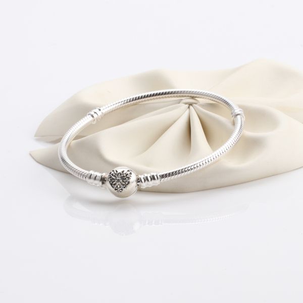 new factory price 100% 925 sterling silver bracelet bangle with logo engraved for pb0006 european charms and give your girlfriend a gift, Golden;silver
new factory price 100% 925 sterling silver bracelet bangle with logo engraved for pb0006 european charms and give your girlfriend a gift, Golden;silver