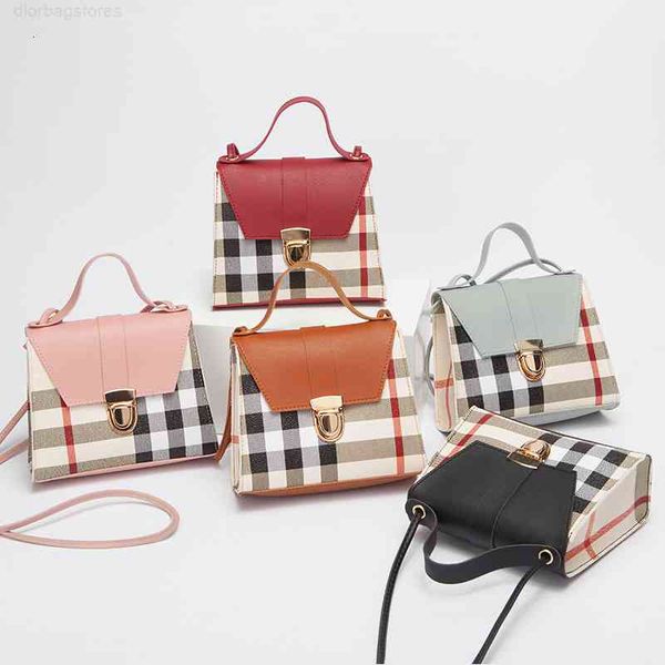wallet korean fashion mini bag 2021 lock lattice handbag simple one shoulder messenger mobile phone, Red;black
wallet korean fashion mini bag 2021 lock lattice handbag simple one shoulder messenger mobile phone, Red;black