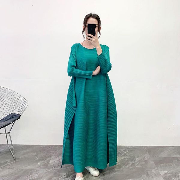 casual dresses women large size solid color long dress spring autumn miyak pleated loose round neck split fork female clothes, Black;gray
casual dresses women large size solid color long dress spring autumn miyak pleated loose round neck split fork female clothes, Black;gray