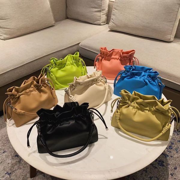 design handbag 2021 korean drawstring cowhide pouch women's trend bag single shoulder messenger bag, Red;black
design handbag 2021 korean drawstring cowhide pouch women's trend bag single shoulder messenger bag, Red;black