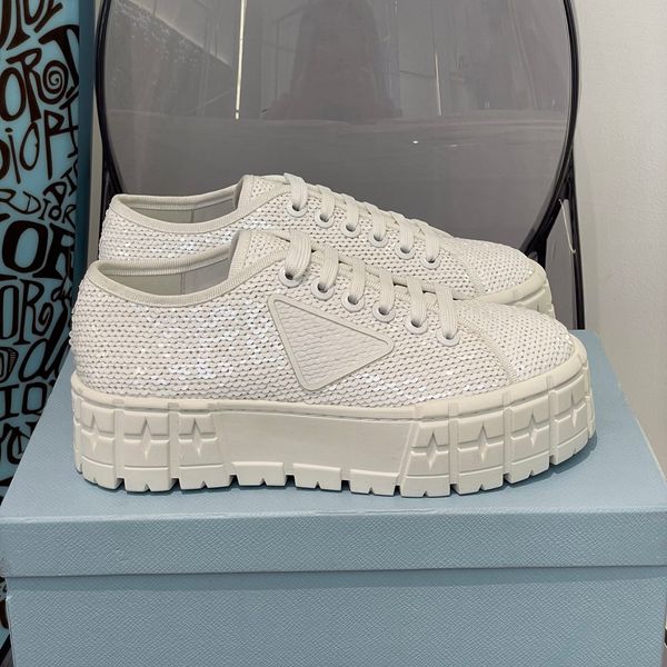 casual thick-soled women's shoes designer laces comfortable brand sequins luxury flat-bottomed biscuit shoelaces shoe box, Red;white
casual thick-soled women's shoes designer laces comfortable brand sequins luxury flat-bottomed biscuit shoelaces shoe box, Red;white