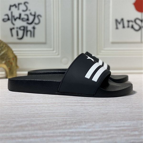 2021 mens womens slippers summer fashion flip flop letter pattern wide flat slipper sandals with box, Black
2021 mens womens slippers summer fashion flip flop letter pattern wide flat slipper sandals with box, Black