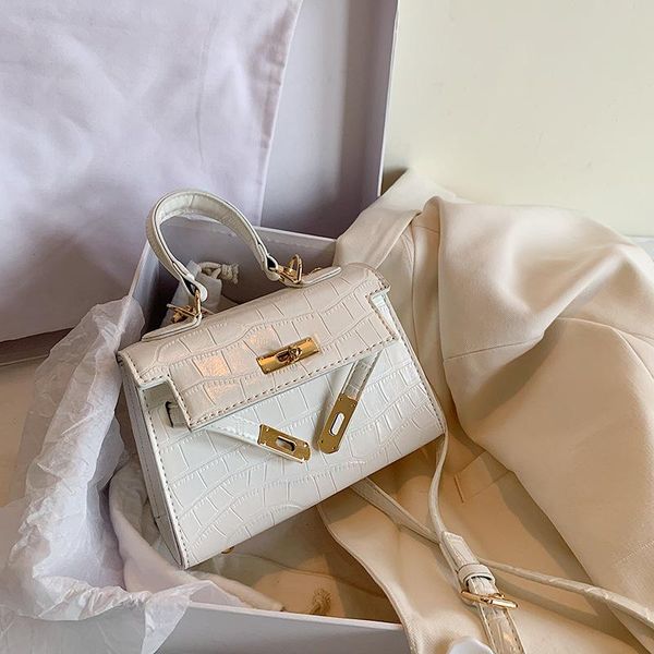 evening bags ins versatile women's bag 2021 fashion one shoulder portable messenger 
evening bags ins versatile women's bag 2021 fashion one shoulder portable messenger