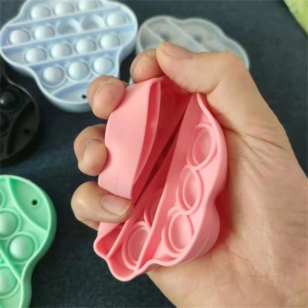 30pcs/dhl push pop bubble cat paw simple dimple key ring sensory fidget toy puzzle finger bubble flipping board with black clip holder g3403
30pcs/dhl push pop bubble cat paw simple dimple key ring sensory fidget toy puzzle finger bubble flipping board with black clip holder g3403