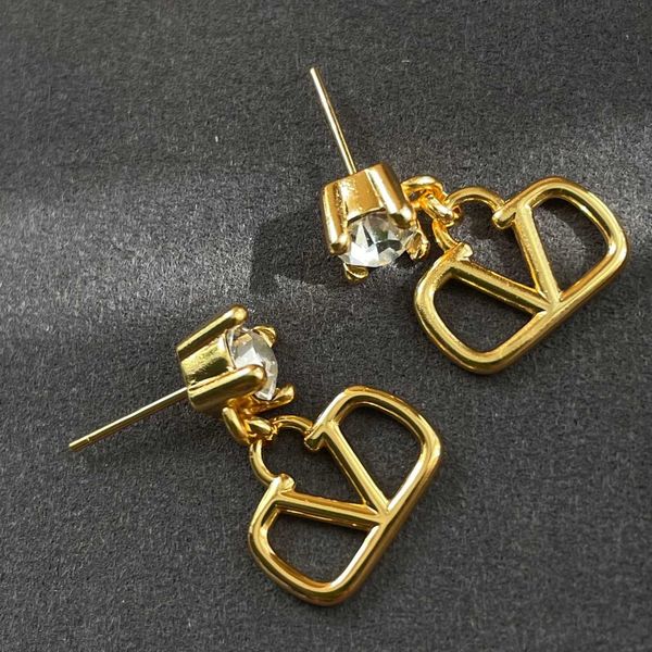 temperament letter v metal texture gold plated earrings, simple and versatile, female g8-5, Silver
temperament letter v metal texture gold plated earrings, simple and versatile, female g8-5, Silver