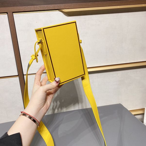 2021 fashionable and beautiful ladies famous shoulder bag leather chain messenger bag fashionable size:base size:17*10cm1, Black
2021 fashionable and beautiful ladies famous shoulder bag leather chain messenger bag fashionable size:base size:17*10cm1, Black