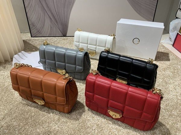 classical high end brand luxury designer fashion bag flip clutch small 19 series sheepskin wallet gold chain
classical high end brand luxury designer fashion bag flip clutch small 19 series sheepskin wallet gold chain