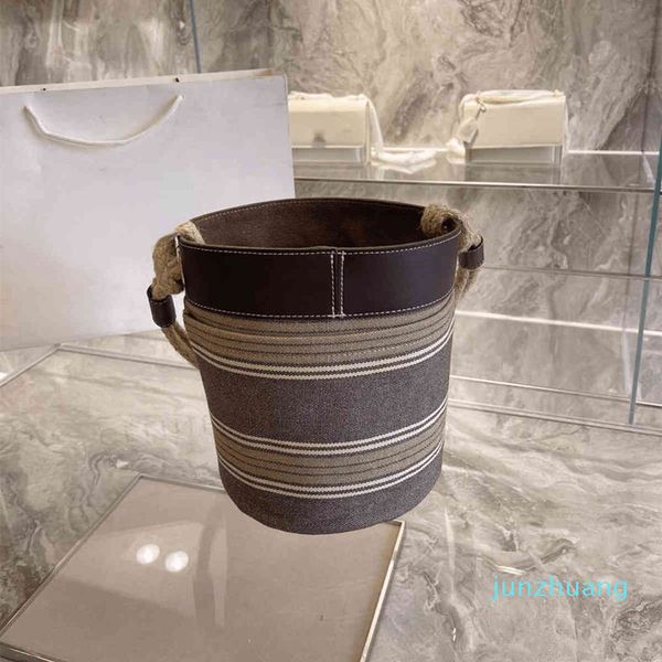 designer- fashion shoulder bags women handbag female brown leather fashion joker bucket design feels
designer- fashion shoulder bags women handbag female brown leather fashion joker bucket design feels