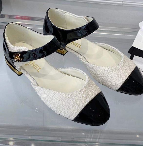 2021 genuine leather woman shoes high heels fashion designer luxury sandals women pumps wedding dress shoe with logo and box size 35-41 -h00, Black
2021 genuine leather woman shoes high heels fashion designer luxury sandals women pumps wedding dress shoe with logo and box size 35-41 -h00, Black