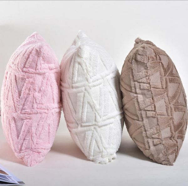 cushion/decorative pillow plaid triangle soft plush cushion cover solid home decoration sofa covers office bed car waist pad pillowca
cushion/decorative pillow plaid triangle soft plush cushion cover solid home decoration sofa covers office bed car waist pad pillowca