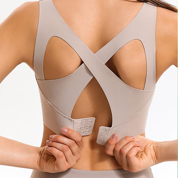 luxury sports bras buttoned yoga outfits wide strap fitness bra women hollow vest, White;red
luxury sports bras buttoned yoga outfits wide strap fitness bra women hollow vest, White;red