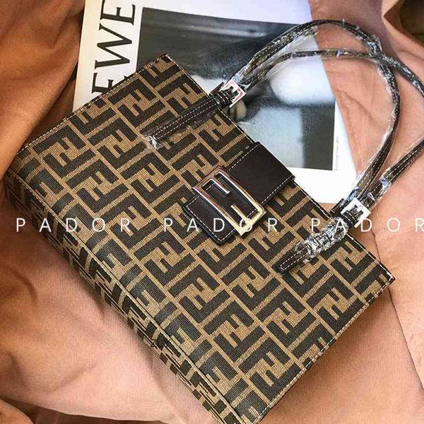 new ff letter printed single shoulder bag old flower cross carrying bag capacity magnetic button armpit club bag zly bags
new ff letter printed single shoulder bag old flower cross carrying bag capacity magnetic button armpit club bag zly bags