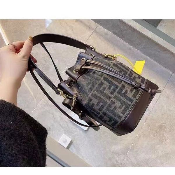 2021 women handbags mini ff old flower drawstring bucket canvas with leather portable messenger bag zmm
2021 women handbags mini ff old flower drawstring bucket canvas with leather portable messenger bag zmm