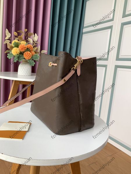 2021 new printed bucket bag luxury trend fashion all-match lady single shoulder messenger large capacity designer handbags
2021 new printed bucket bag luxury trend fashion all-match lady single shoulder messenger large capacity designer handbags