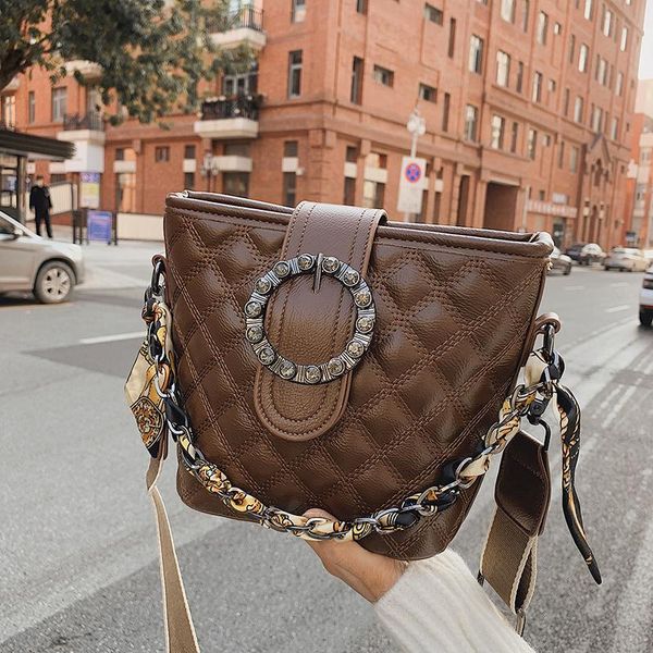 evening bags bag female 2021 net red fashion messenger lingge silk scarf chain bucket korean versatile shoulder
evening bags bag female 2021 net red fashion messenger lingge silk scarf chain bucket korean versatile shoulder