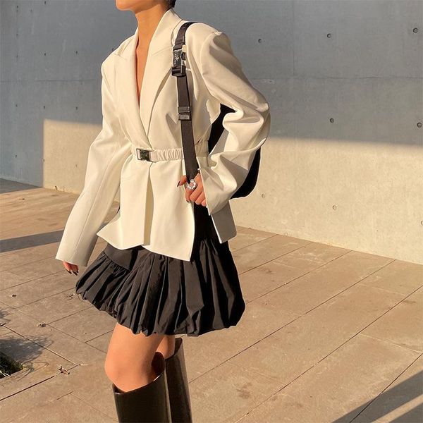 women's suits & blazers 2021 the side split hollow out design temperament british wind irregular blazer suit with belt, White;black
women's suits & blazers 2021 the side split hollow out design temperament british wind irregular blazer suit with belt, White;black