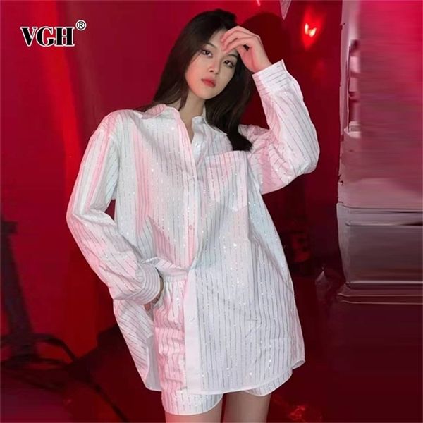 white casual two piece set for women lapel collar long sleeve shirt high waist short pant solid sets female summer 210531
white casual two piece set for women lapel collar long sleeve shirt high waist short pant solid sets female summer 210531